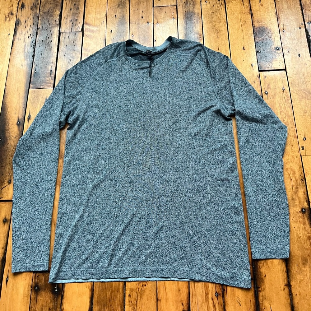 Lululemon Men’s XL Metal Vent Tech Long Sleeve Cloud Blue Performance Activewear
